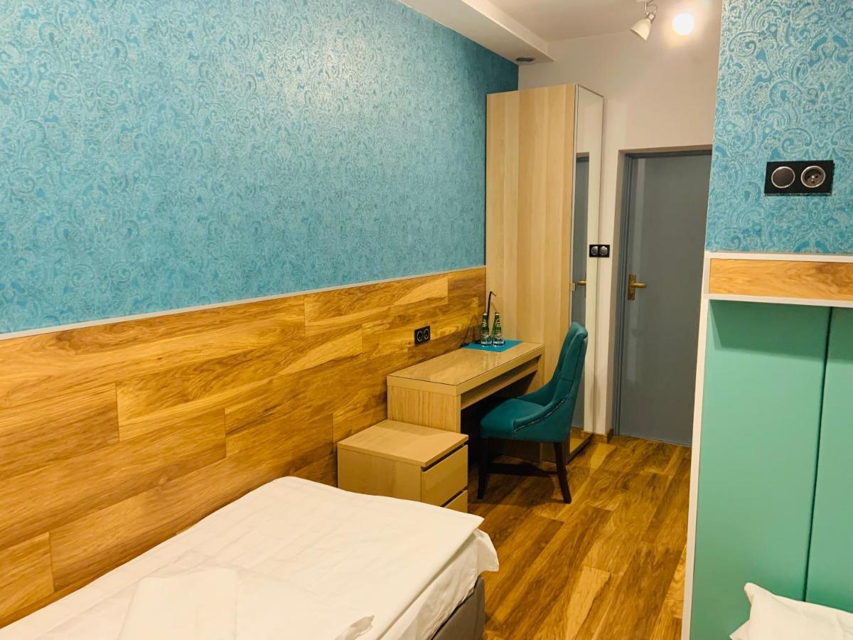 A&P Motel Mikolow Bagian luar foto