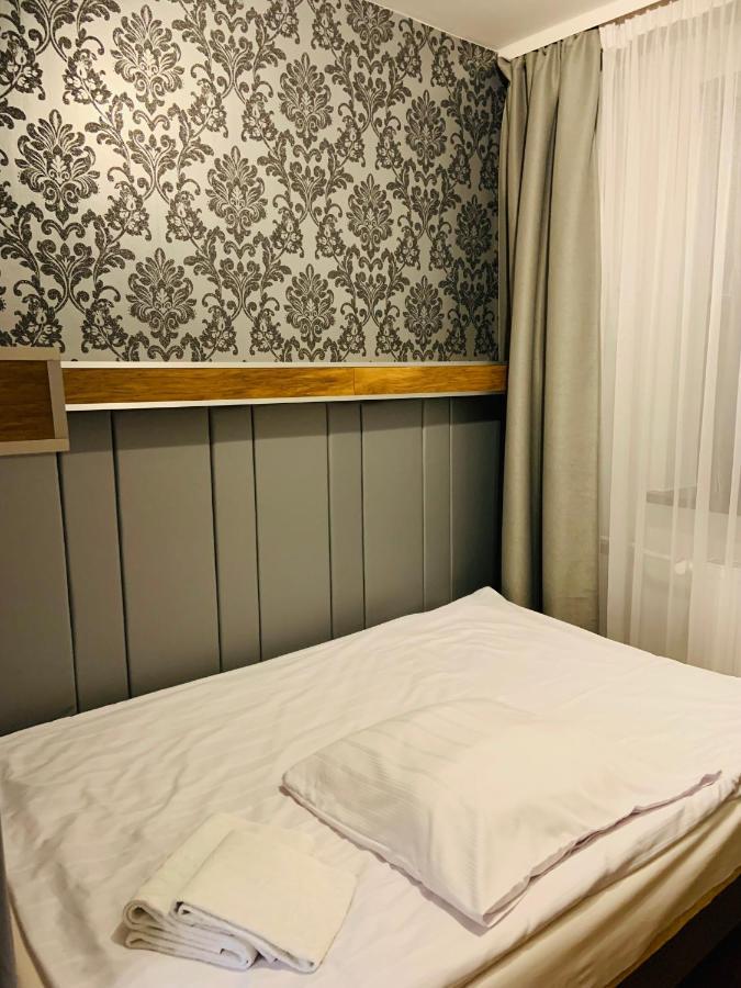 A&P Motel Mikolow Bagian luar foto