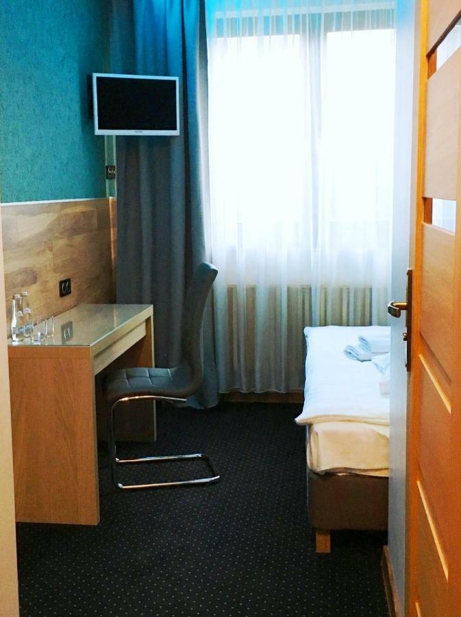 A&P Motel Mikolow Bagian luar foto